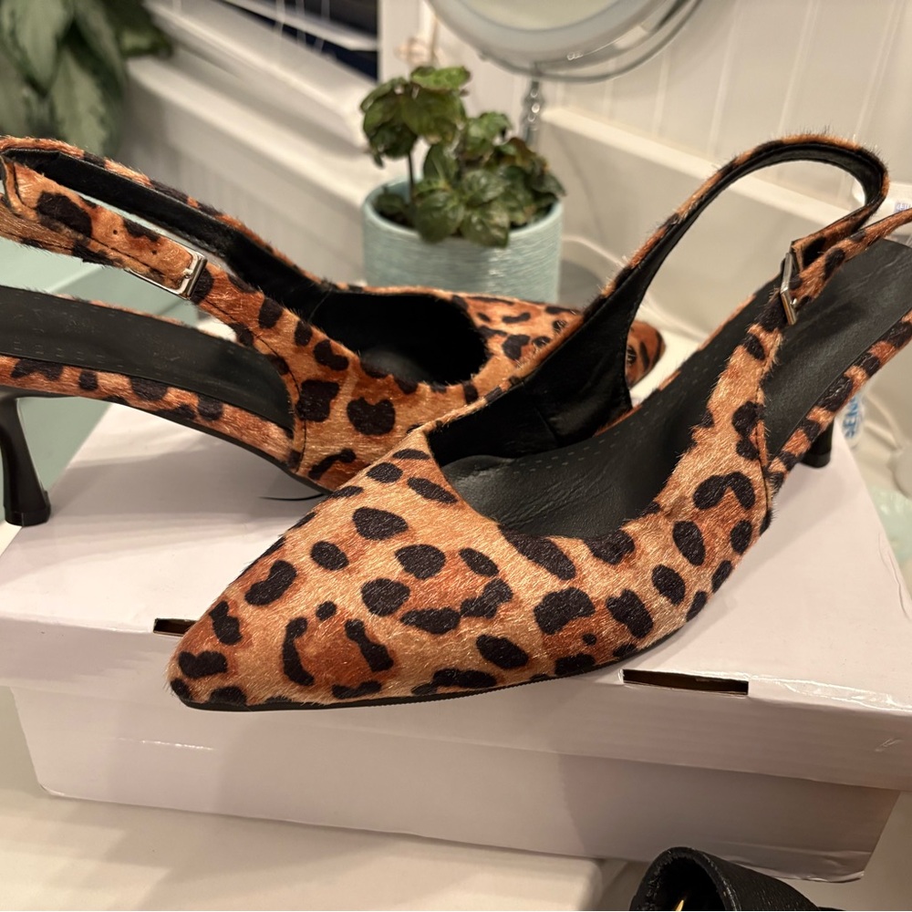 Stylish Leopard Print Slingback Heels